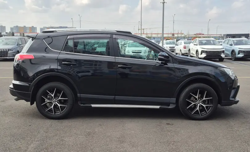 Toyota RAV4 2019 года за 11 400 000 тг. в Алматы фото 4