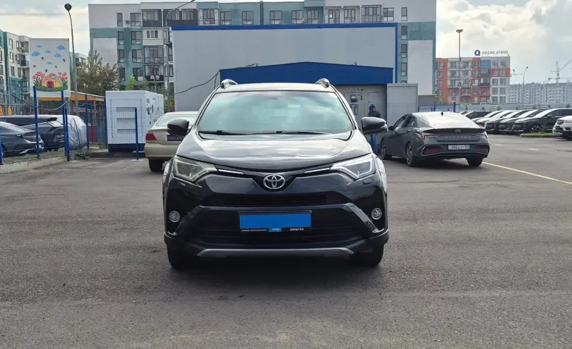 Toyota RAV4 2019 года за 11 400 000 тг. в Алматы фото 2