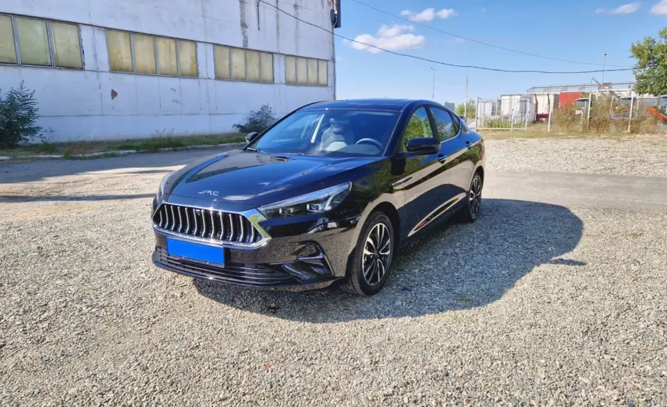 2025 JAC J7
