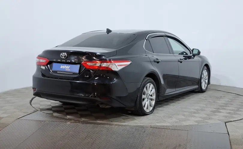Toyota Camry 2020 года за 9 790 000 тг. в Астана фото 5