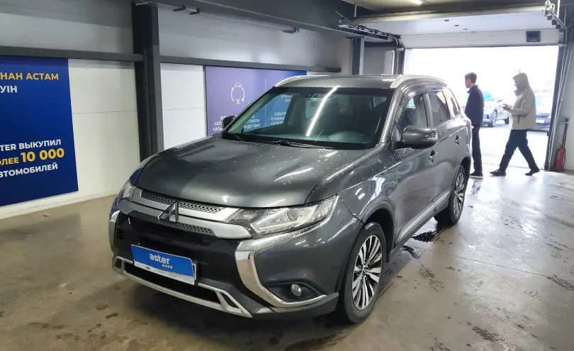 Mitsubishi Outlander 2019 года за 8 000 000 тг. в Астана