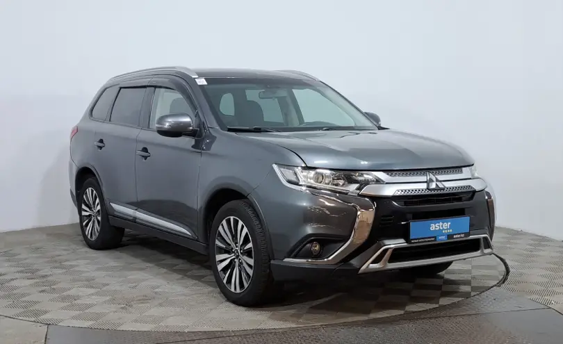 Mitsubishi Outlander 2019 года за 8 000 000 тг. в Астана фото 3