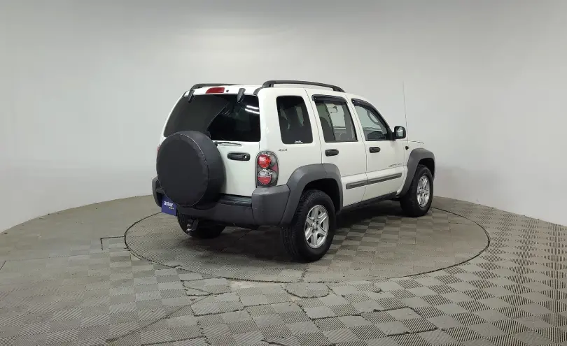 Jeep Liberty (North America) 2002 года за 2 990 000 тг. в Алматы фото 5
