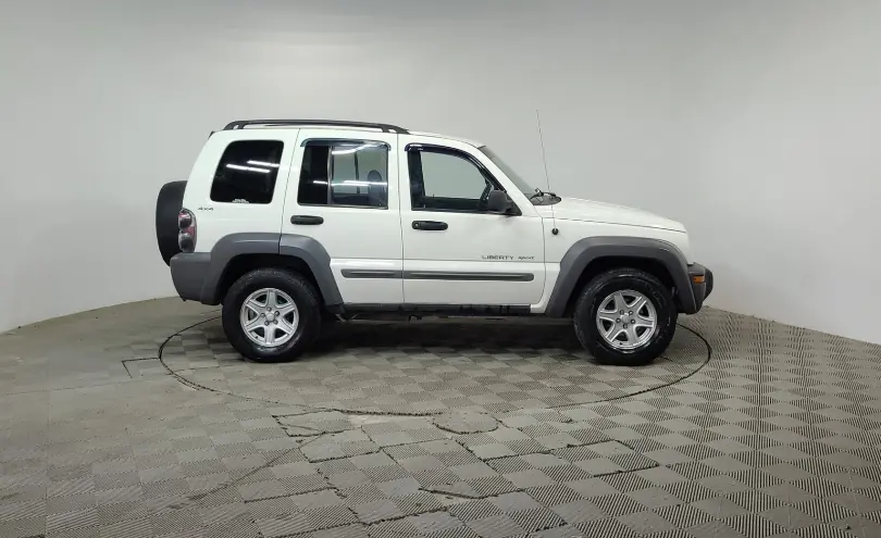 Jeep Liberty (North America) 2002 года за 2 990 000 тг. в Алматы фото 4