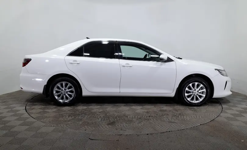 Toyota Camry 2015 года за 9 790 000 тг. в Астана фото 4