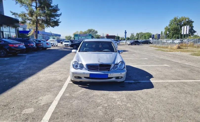 Mercedes-Benz C-Класс 2000 года за 1 990 000 тг. в Талдыкорган фото 2