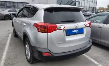 Toyota RAV4 2014 года за 9 890 000 тг. в Астана фото 4
