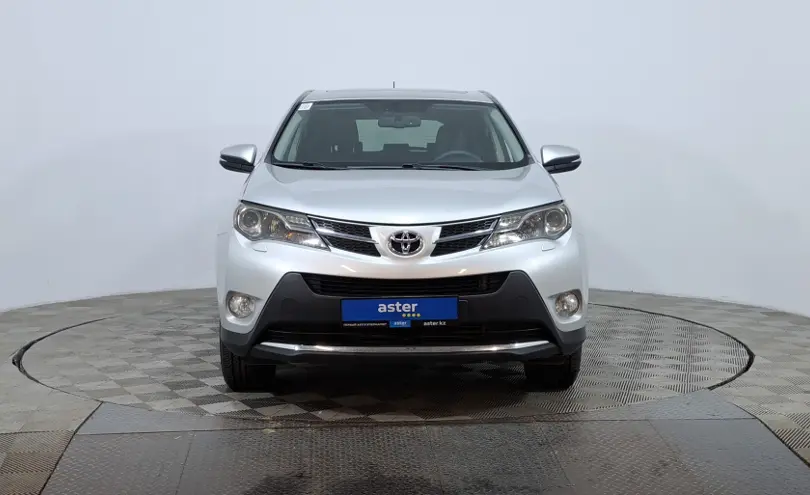 Toyota RAV4 2014 года за 9 750 000 тг. в Астана фото 2