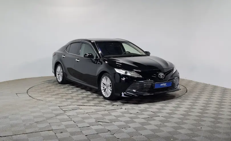 Toyota Camry 2018 года за 13 990 000 тг. в Алматы фото 3