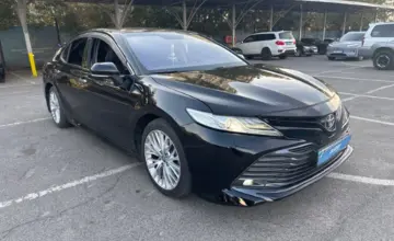 Toyota Camry 2018 года за 13 990 000 тг. в Алматы фото 2