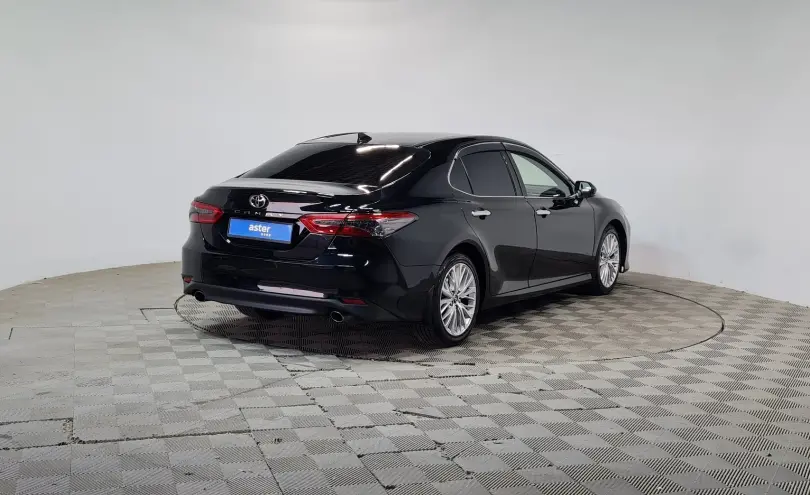 Toyota Camry 2018 года за 13 990 000 тг. в Алматы фото 5