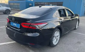 Toyota Camry 2018 года за 13 990 000 тг. в Алматы фото 3