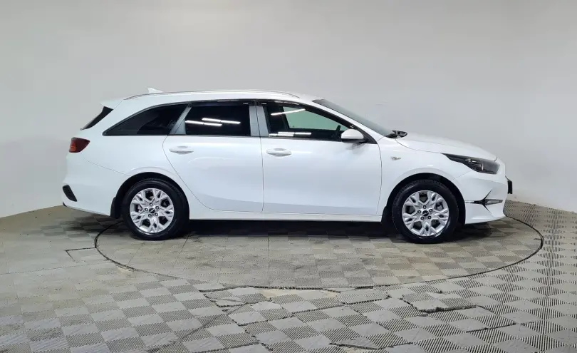 Kia Ceed SW 2024 года за 8 250 000 тг. в Алматы фото 4