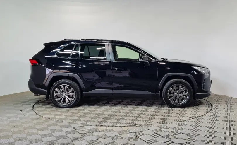 Toyota RAV4 2022 года за 15 690 000 тг. в Алматы фото 4