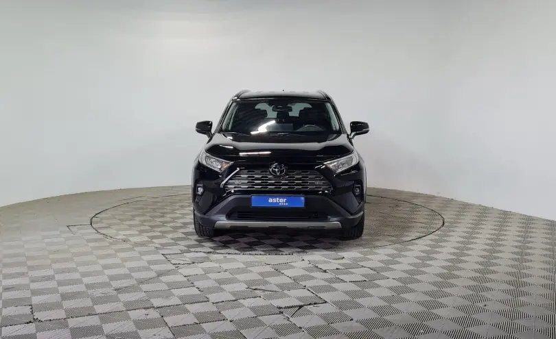 Toyota RAV4 2022 года за 15 690 000 тг. в Алматы фото 2