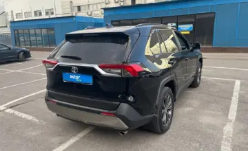 Toyota RAV4 2022 года за 15 690 000 тг. в Алматы фото 3
