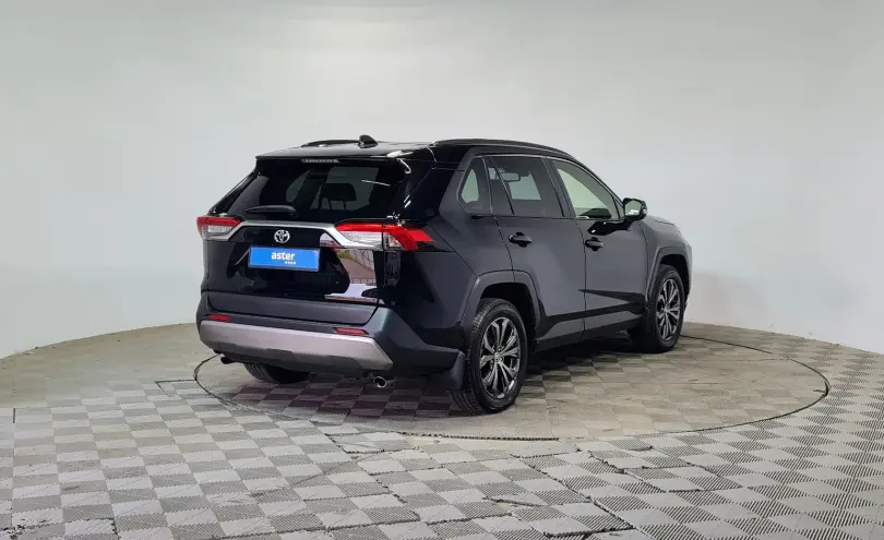 Toyota RAV4 2022 года за 15 690 000 тг. в Алматы фото 5