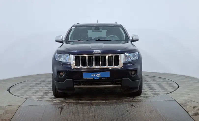 Jeep Grand Cherokee 2011 года за 9 500 000 тг. в Астана фото 2