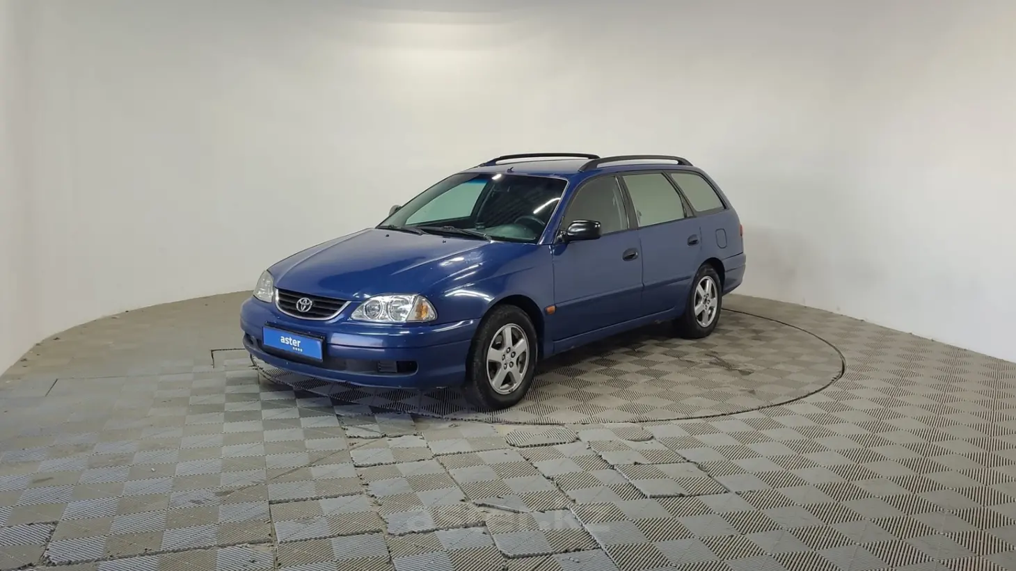 Toyota Avensis, 2001