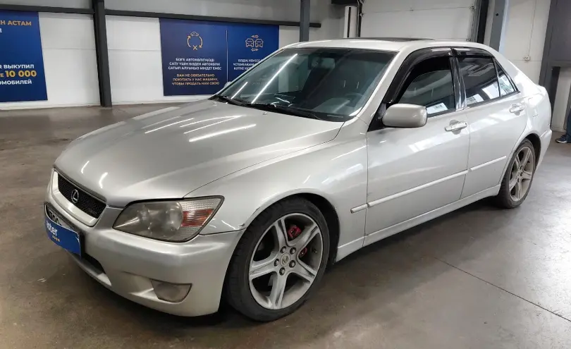 Lexus IS 2004 года за 3 590 000 тг. в Астана