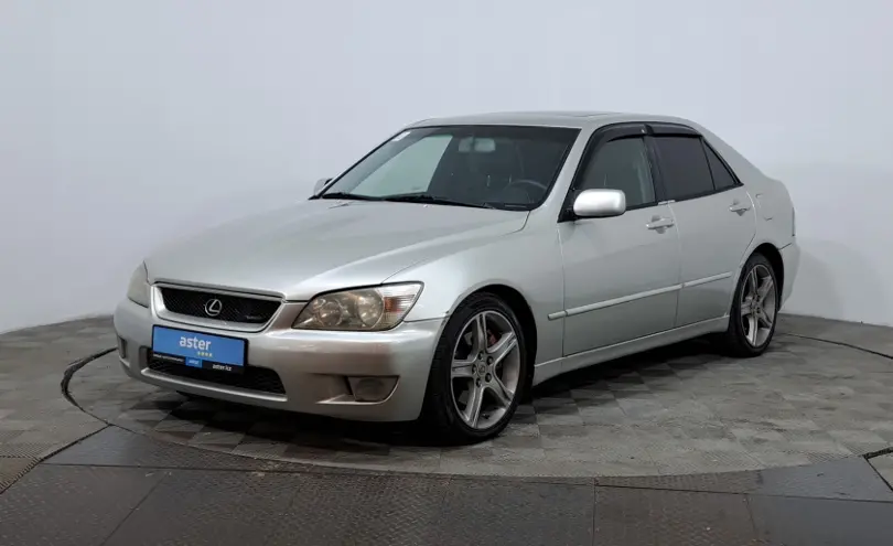 Lexus IS 2004 года за 3 590 000 тг. в Астана фото 1