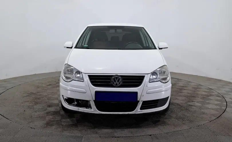 Volkswagen Polo 2010 года за 1 990 000 тг. в Астана фото 2