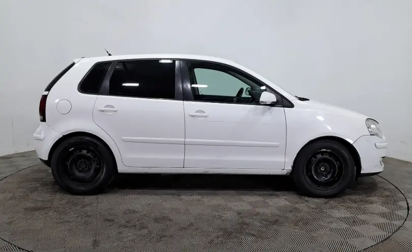 Volkswagen Polo 2010 года за 1 990 000 тг. в Астана фото 4