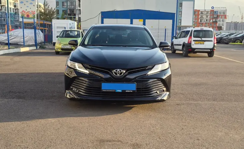 Toyota Camry 2020 года за 13 290 000 тг. в Алматы фото 2