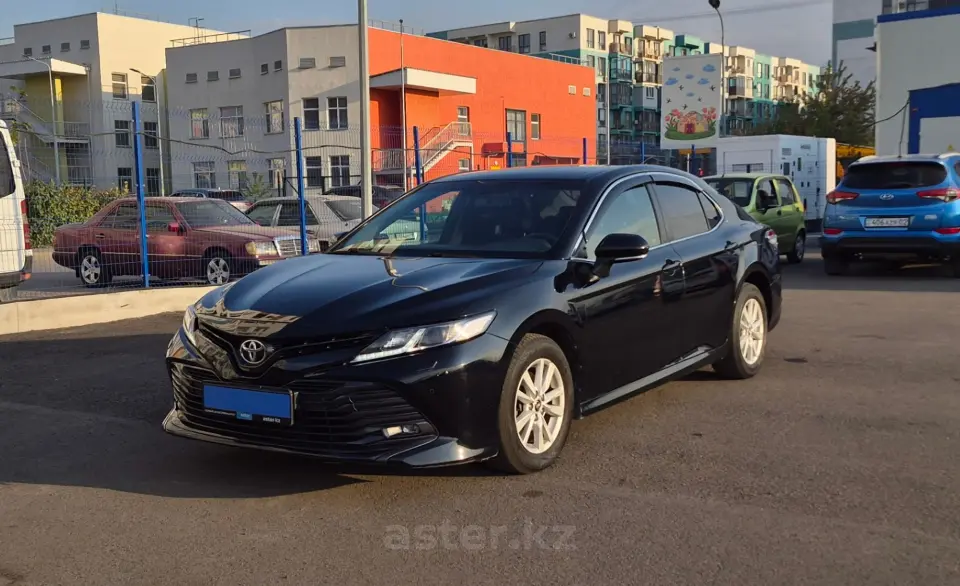 Toyota Camry 2020 года за 13 290 000 тг. в Алматы