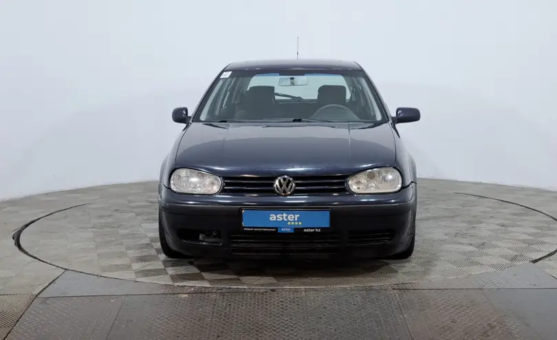 Volkswagen Golf 2001 года за 1 890 000 тг. в Астана фото 2