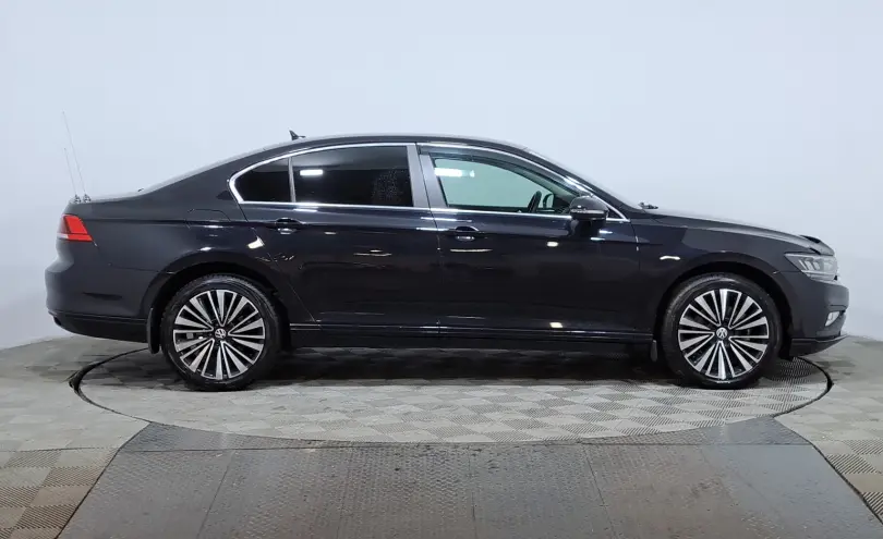 Volkswagen Passat 2022 года за 10 550 000 тг. в Астана фото 4