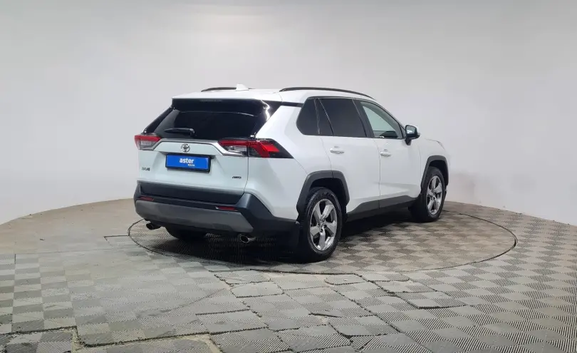 Toyota RAV4 2021 года за 14 600 000 тг. в Алматы фото 5