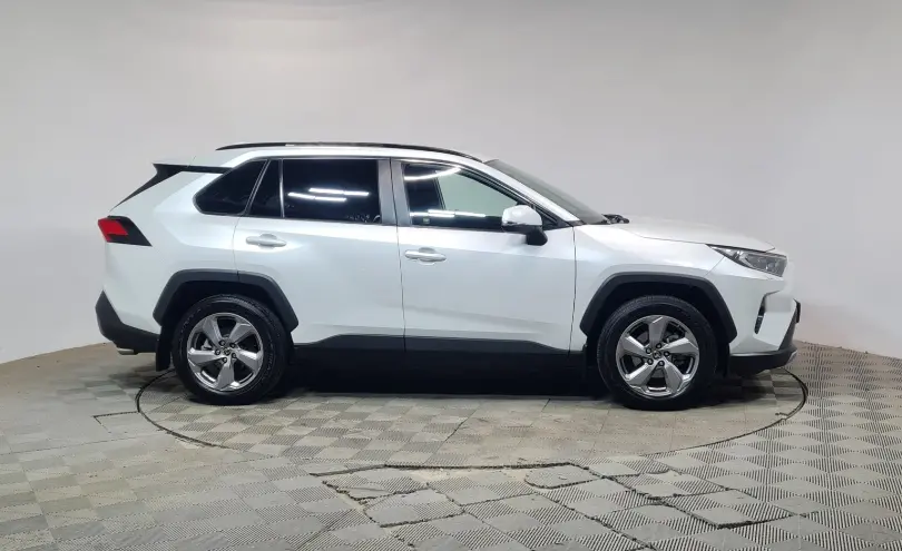 Toyota RAV4 2021 года за 14 600 000 тг. в Алматы фото 4
