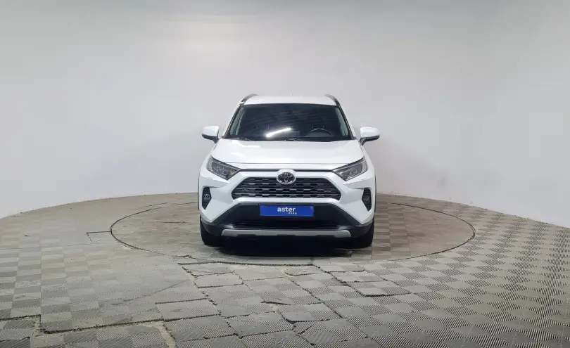 Toyota RAV4 2021 года за 14 600 000 тг. в Алматы фото 2