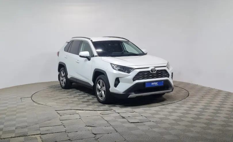 Toyota RAV4 2021 года за 14 600 000 тг. в Алматы фото 3