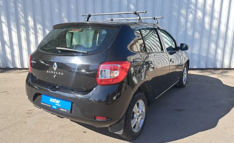 Renault Sandero 2015 года за 2 700 000 тг. в Алматы фото 5