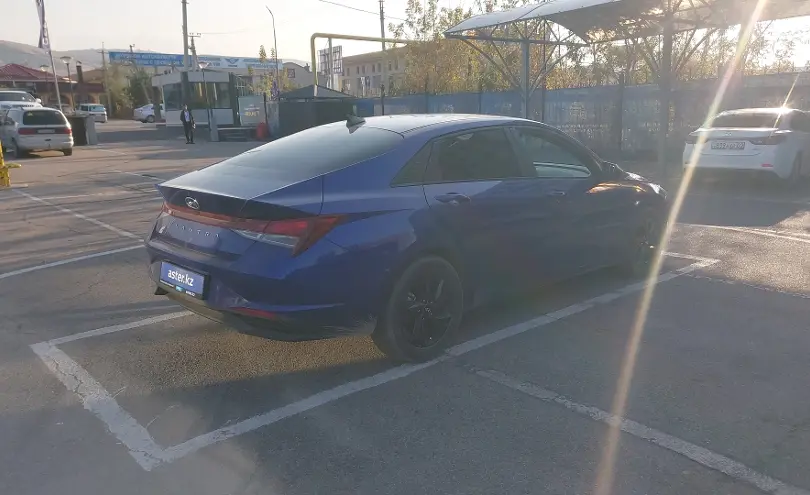 Hyundai Elantra 2022 года за 7 990 000 тг. в Актобе фото 3