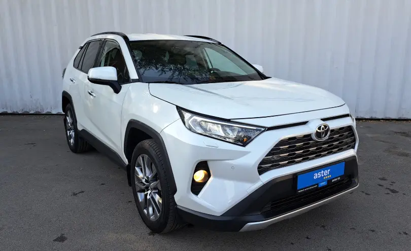 Toyota RAV4 2019 года за 15 000 000 тг. в Алматы фото 3