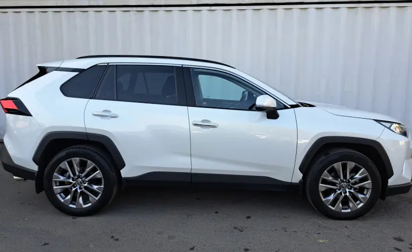Toyota RAV4 2019 года за 15 000 000 тг. в Алматы фото 4