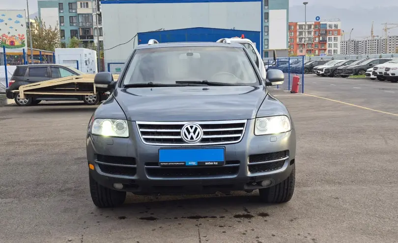 Volkswagen Touareg 2004 года за 3 490 000 тг. в Алматы фото 2