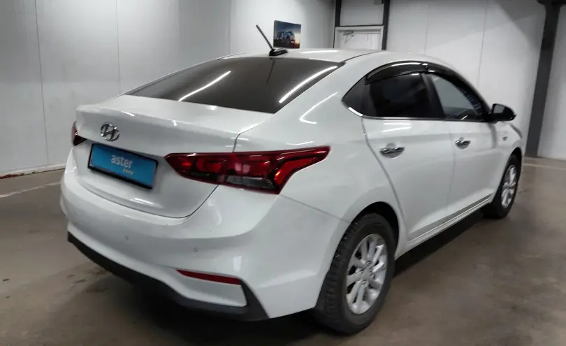 Hyundai Accent 2018 года за 6 490 000 тг. в Астана фото 3