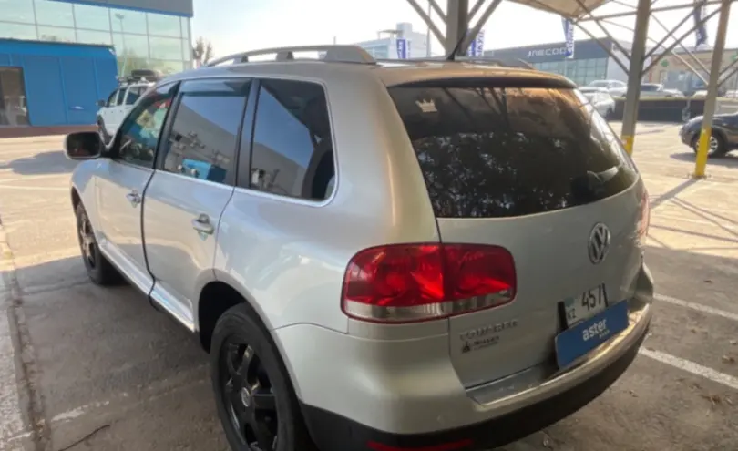 Volkswagen Touareg 2005 года за 3 990 000 тг. в Алматы фото 4
