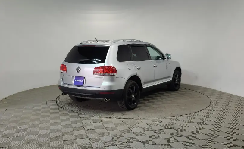 Volkswagen Touareg 2005 года за 3 990 000 тг. в Алматы фото 5