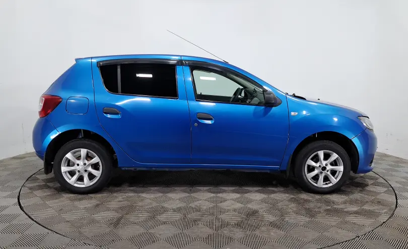 Renault Sandero 2015 года за 3 390 000 тг. в Астана фото 4