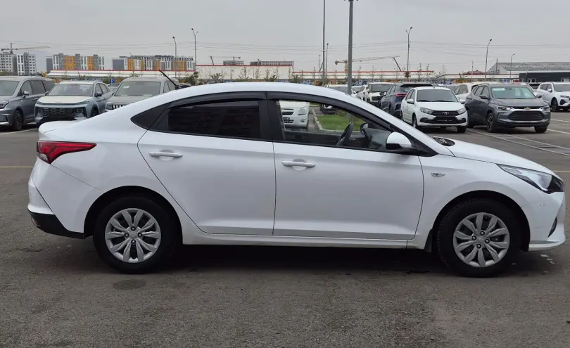 Hyundai Accent 2023 года за 7 790 000 тг. в Алматы фото 4