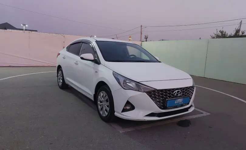 Hyundai Accent 2021 года за 6 390 000 тг. в Шымкент фото 2