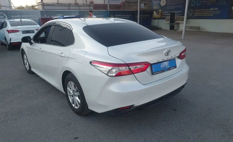 Toyota Camry 2019 года за 12 450 000 тг. в Шымкент фото 4