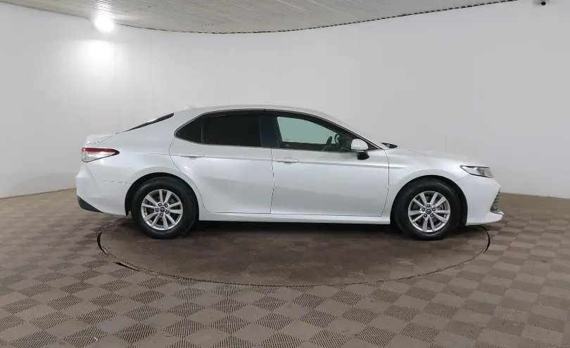 Toyota Camry 2019 года за 12 300 000 тг. в Шымкент фото 4