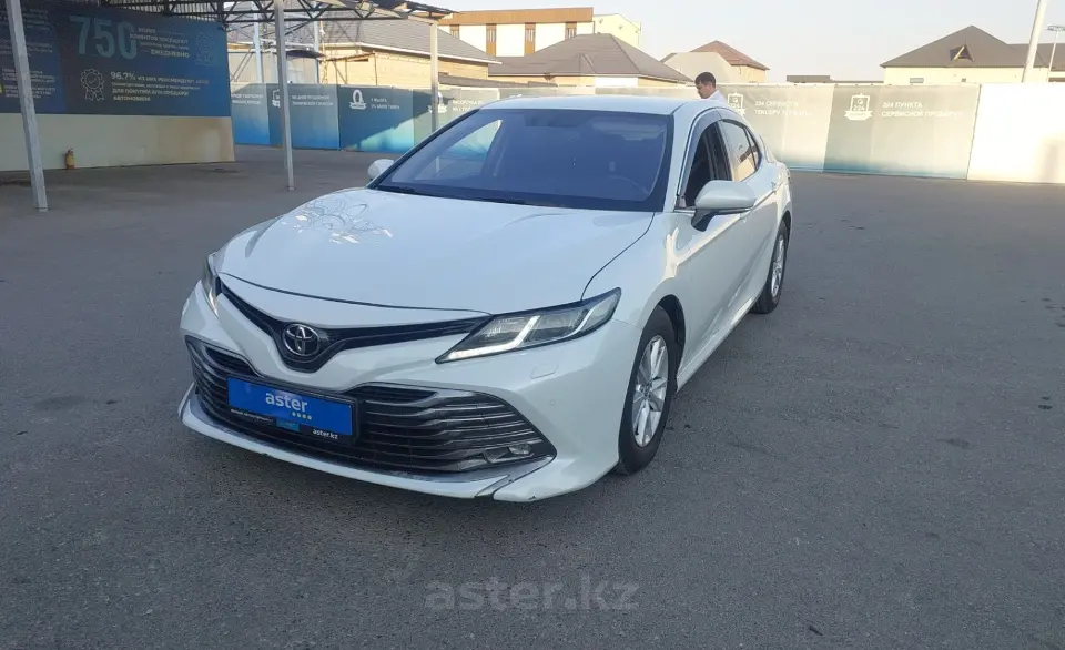 Toyota Camry 2019 года за 12 450 000 тг. в Шымкент