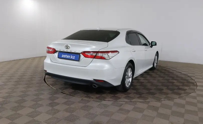 Toyota Camry 2019 года за 12 300 000 тг. в Шымкент фото 5